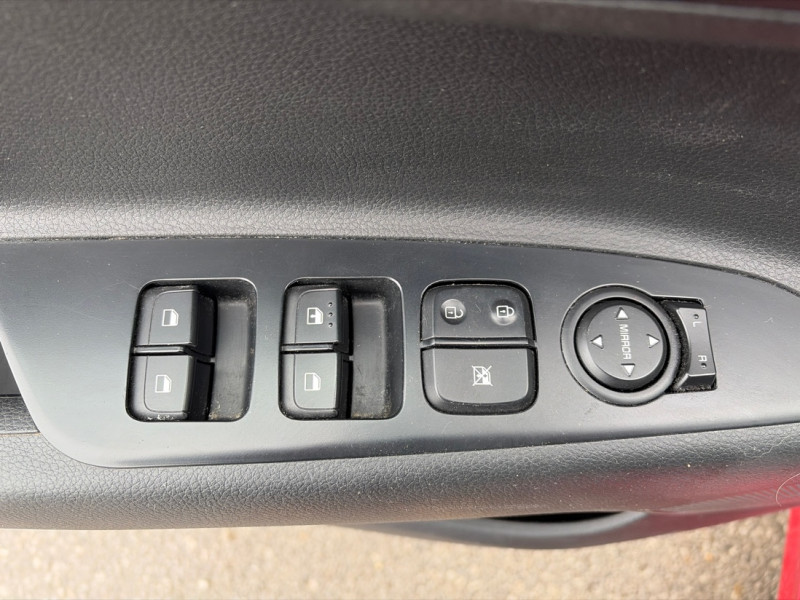 2020 Kia Rio 5-Door - Gallery image 8