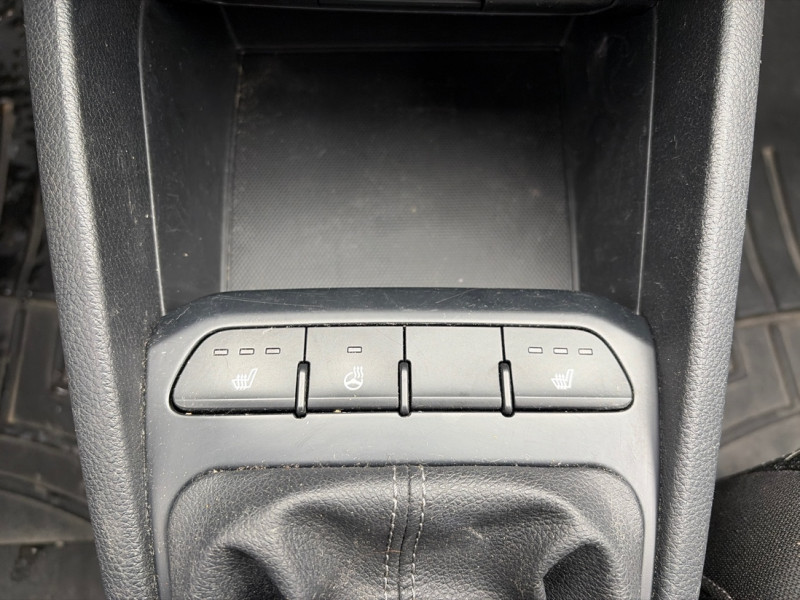 2020 Kia Rio 5-Door - Gallery image 16