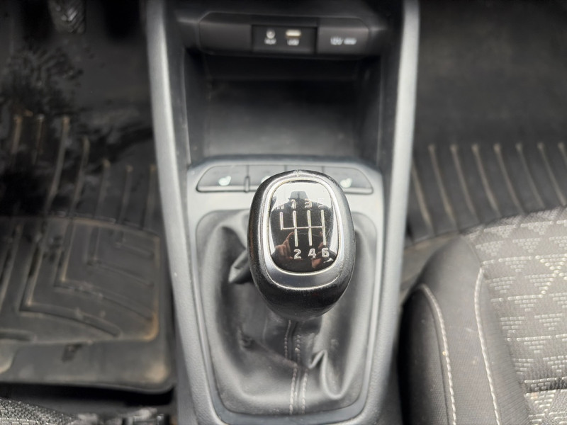 2020 Kia Rio 5-Door - Gallery image 15