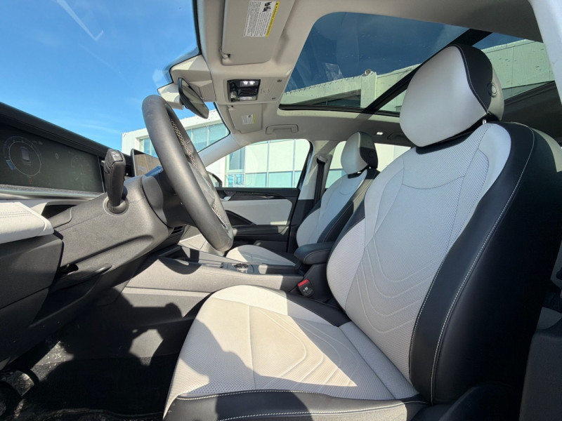 2025 Volkswagen Tiguan - Gallery image 10