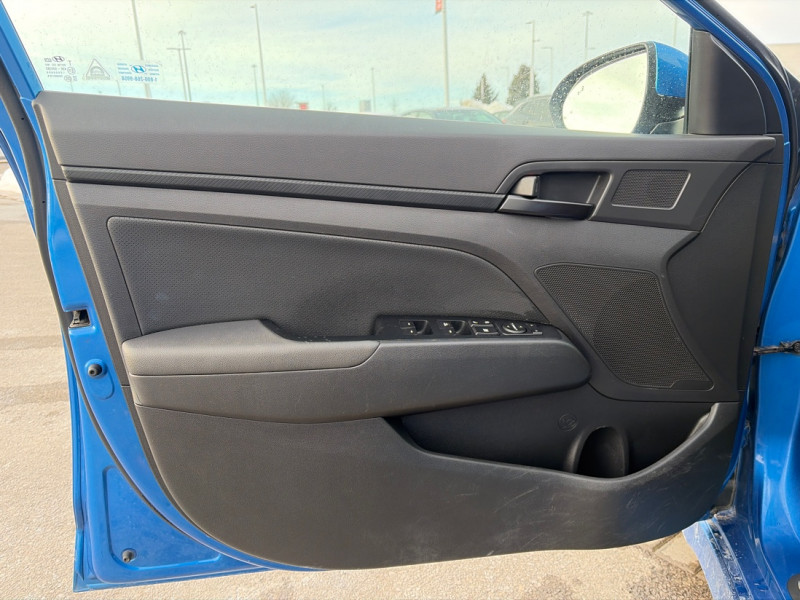 2018 Hyundai Elantra Sport - Gallery image 2