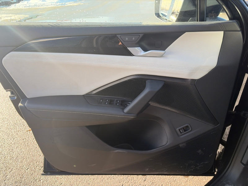 2025 Volkswagen Tiguan - Gallery image 8