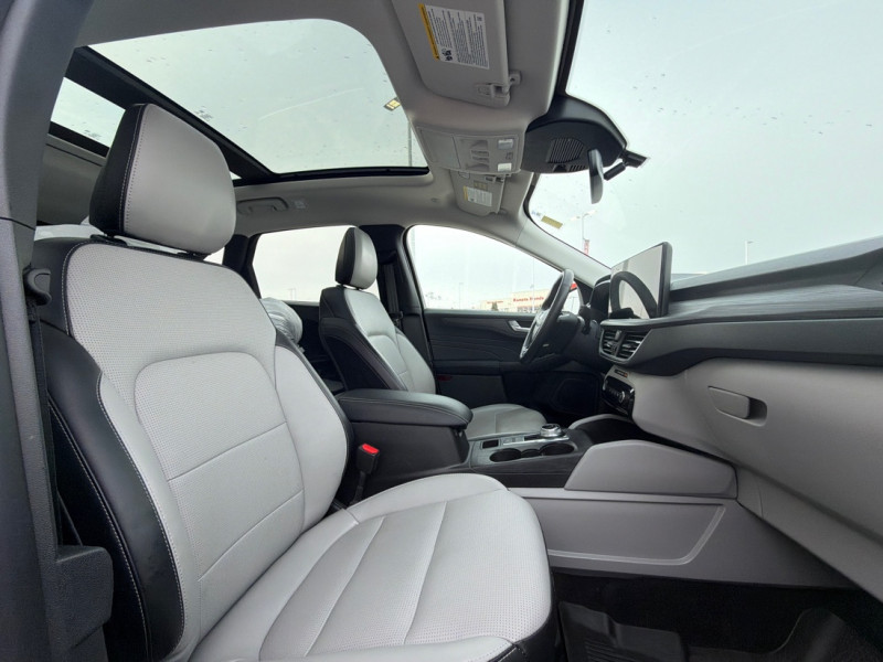 2025 Ford Escape - Gallery image 12