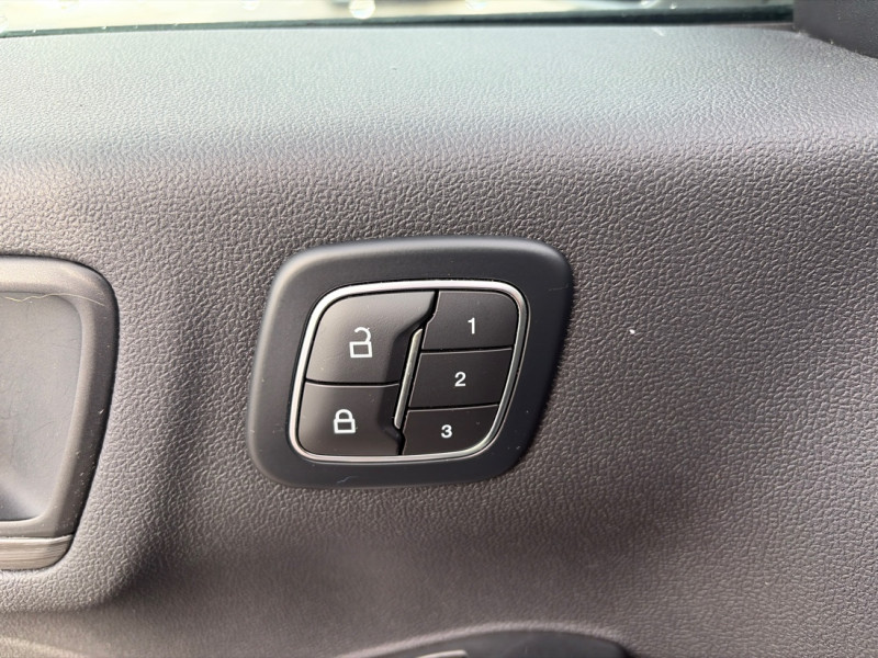 2025 Ford Escape - Gallery image 9