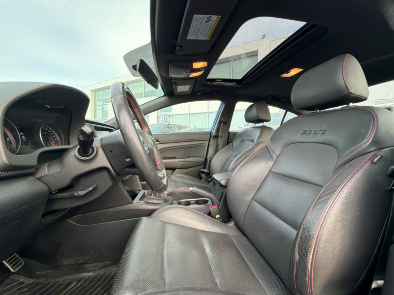 2018 Hyundai Elantra Sport - Gallery image 4