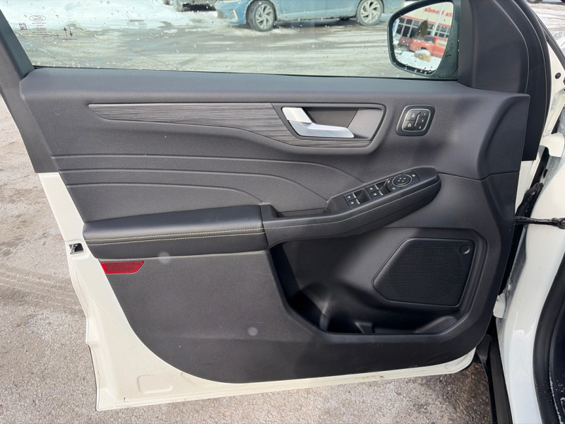 2025 Ford Escape - Gallery image 7