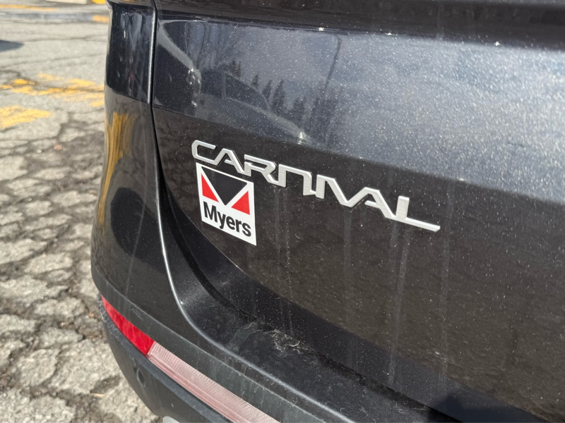 2024 Kia Carnival - Gallery image 8