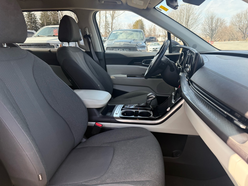 2024 Kia Carnival - Gallery image 23
