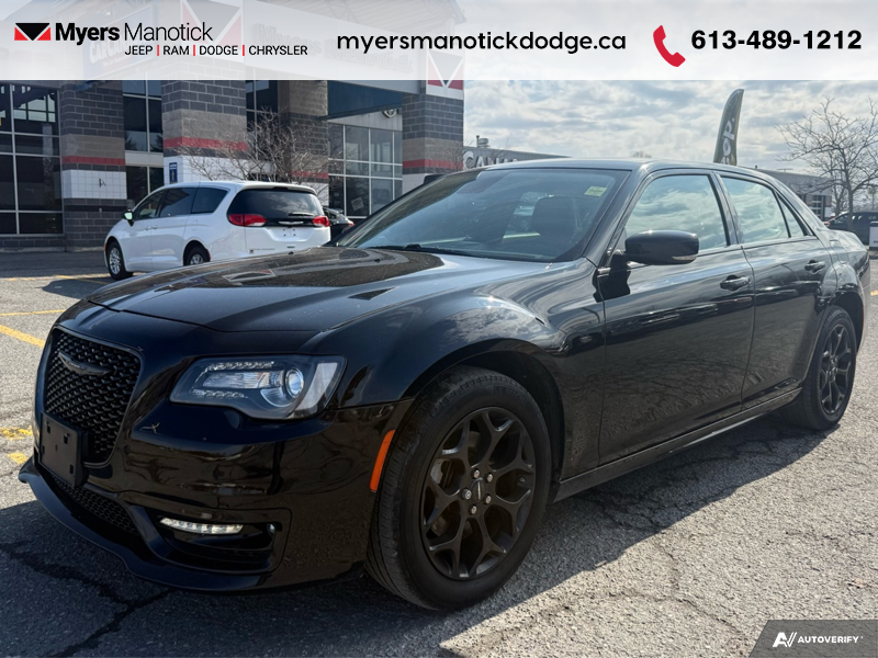 2023 Chrysler 300 Touring L