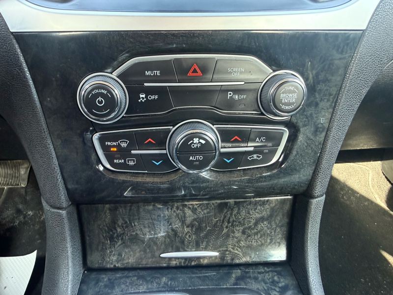 2023 Chrysler 300 - Gallery image 21