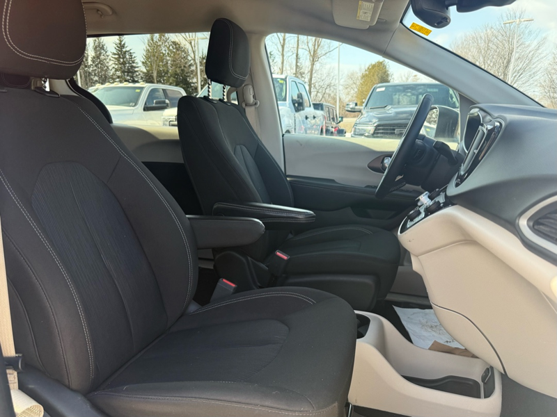 2024 Chrysler Grand Caravan - Gallery image 23