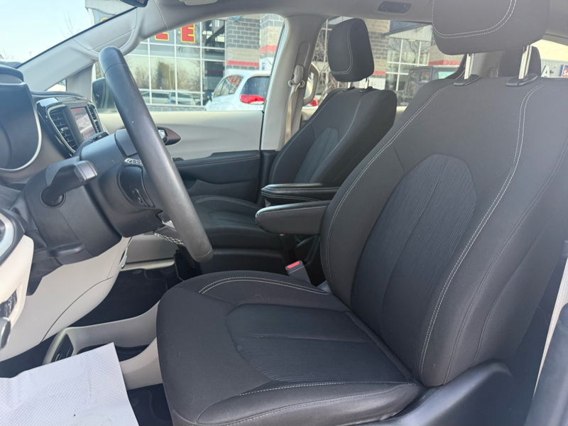 2024 Chrysler Grand Caravan - Gallery image 11
