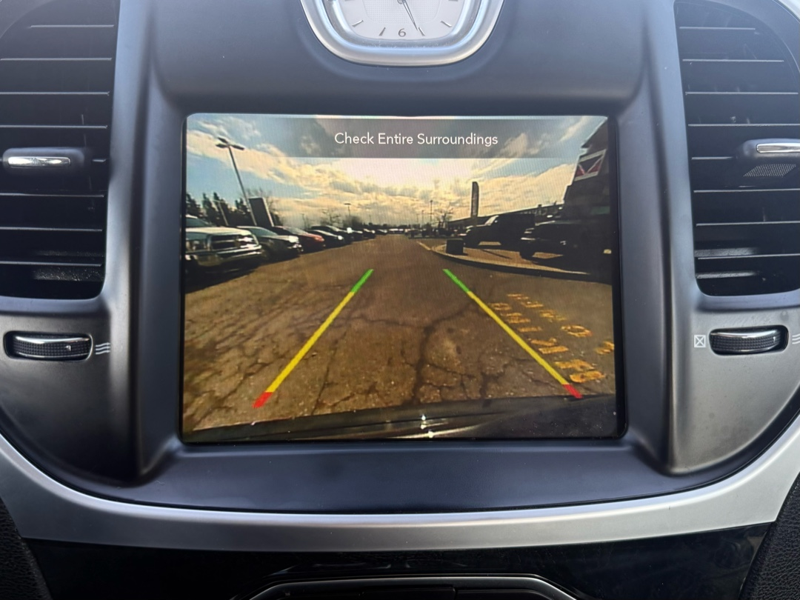 2023 Chrysler 300 - Gallery image 20