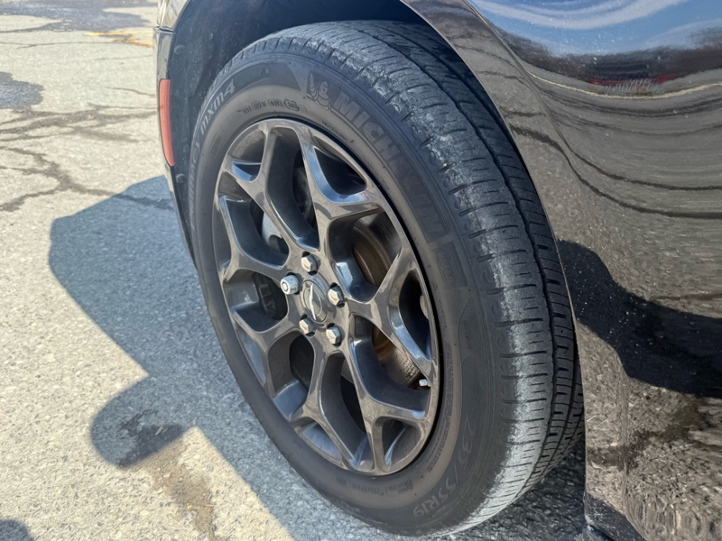 2023 Chrysler 300 - Gallery image 7