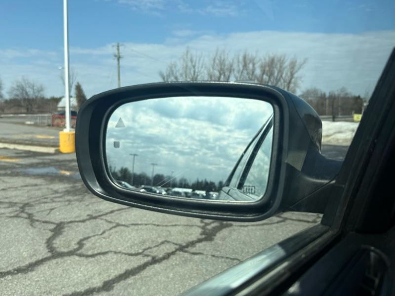 2023 Chrysler 300 - Gallery image 10