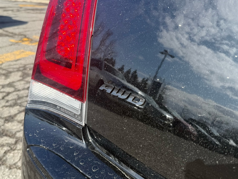 2023 Chrysler 300 - Gallery image 8
