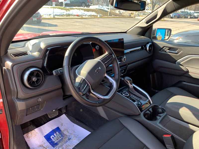 2024 Chevrolet Colorado - Gallery image 11