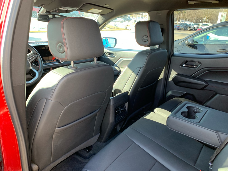 2024 Chevrolet Colorado - Gallery image 13