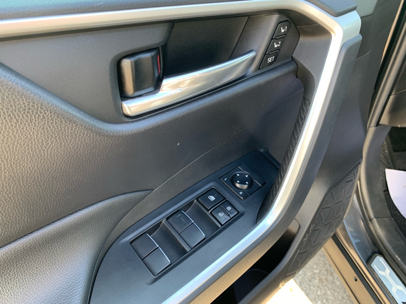 2021 Toyota RAV4 - Gallery image 16