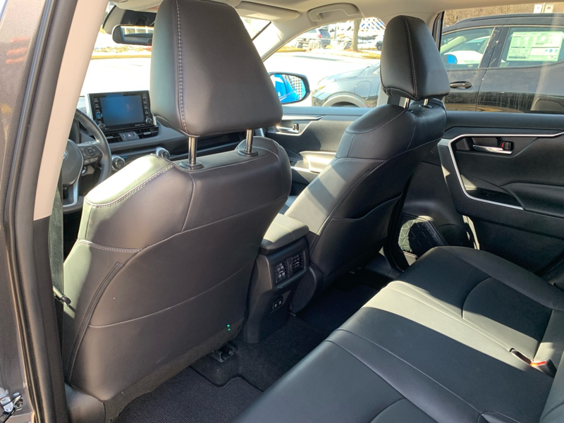 2021 Toyota RAV4 - Gallery image 13