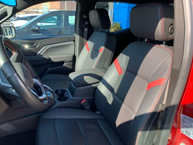 2024 Chevrolet Colorado - Gallery image 12