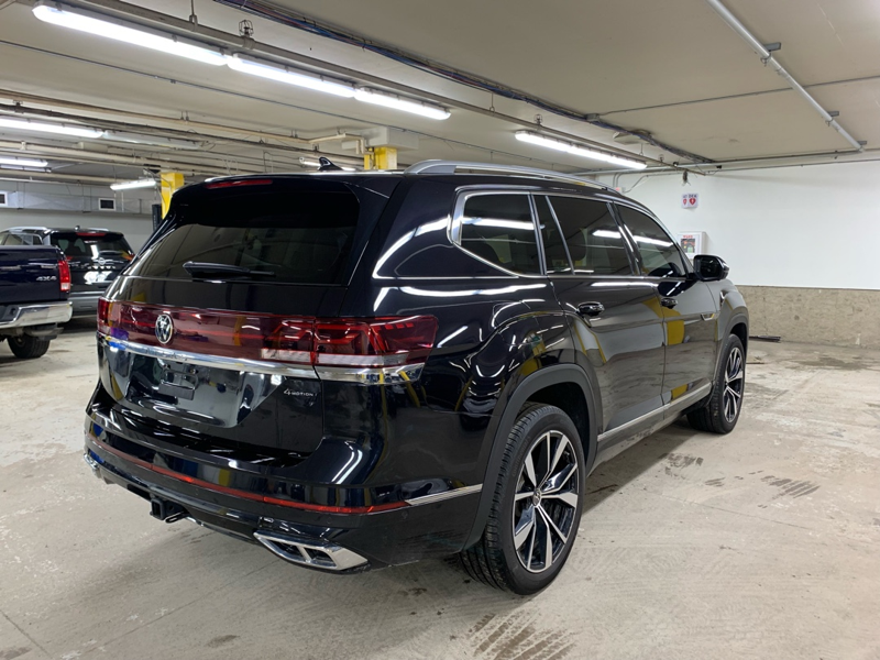 2024 Volkswagen Atlas - Gallery image 2