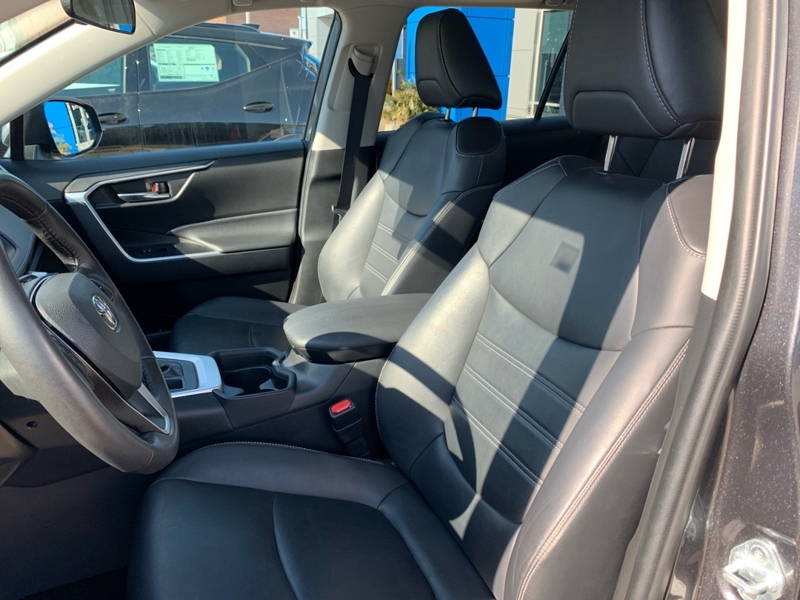 2021 Toyota RAV4 - Gallery image 12