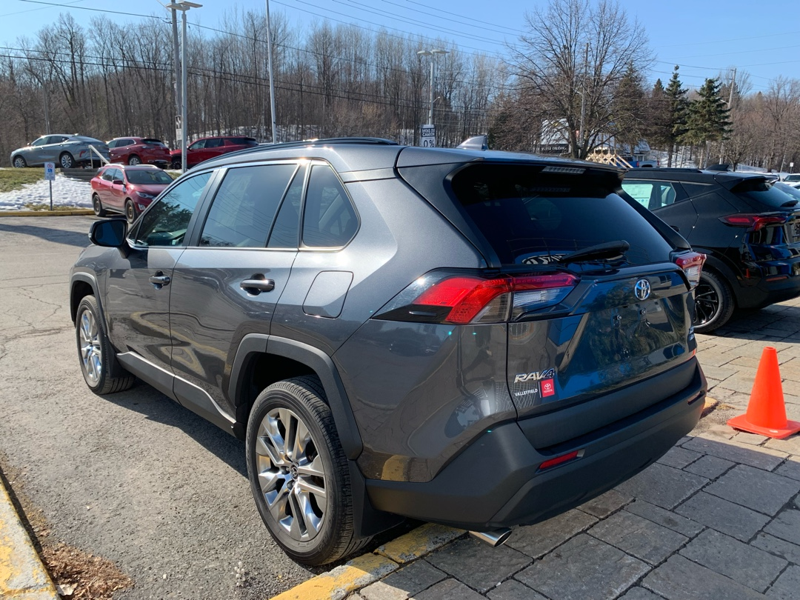 2021 Toyota RAV4 - Gallery image 4