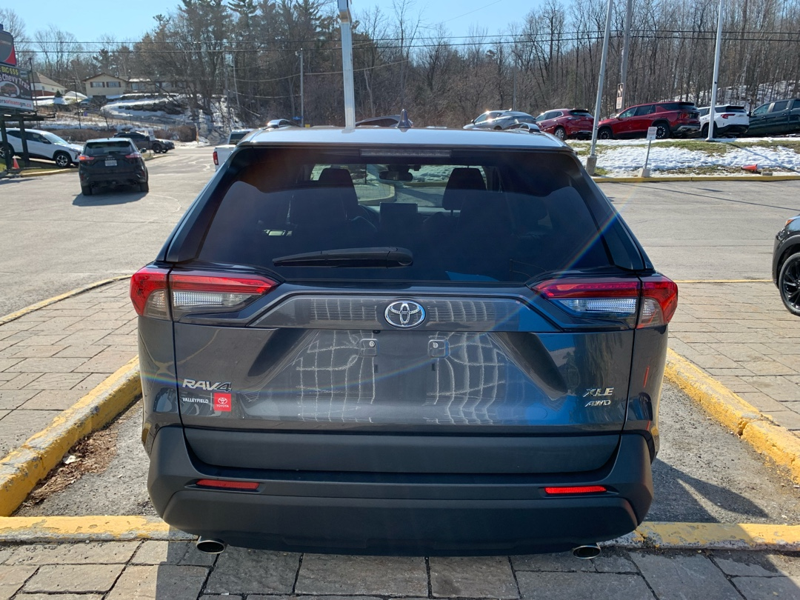 2021 Toyota RAV4 - Gallery image 3