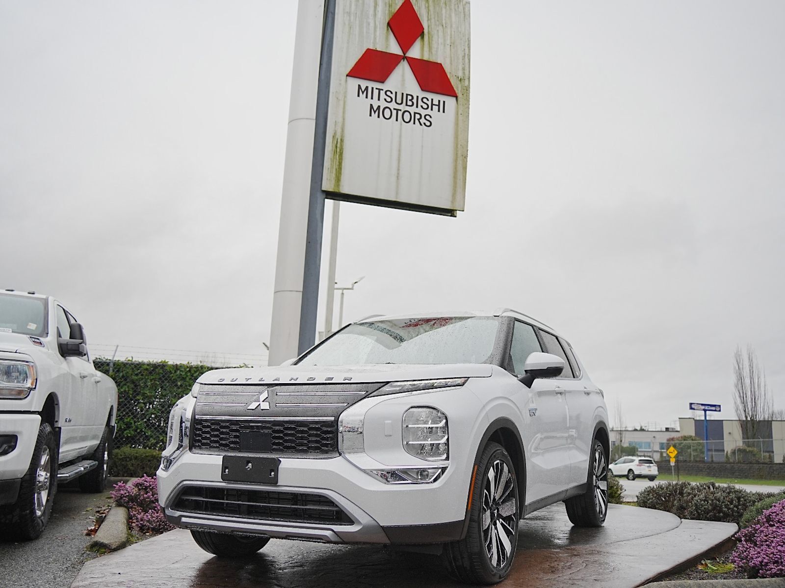 2026 Mitsubishi Outlander PHEV
