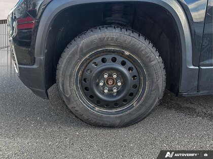 used 2023 GMC Acadia car, priced at $33,995