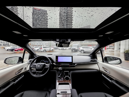 used 2026 Toyota Sienna car, priced at $84,495