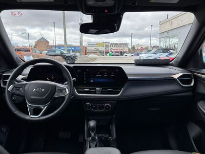 used 2025 Chevrolet TrailBlazer car, priced at $30,995