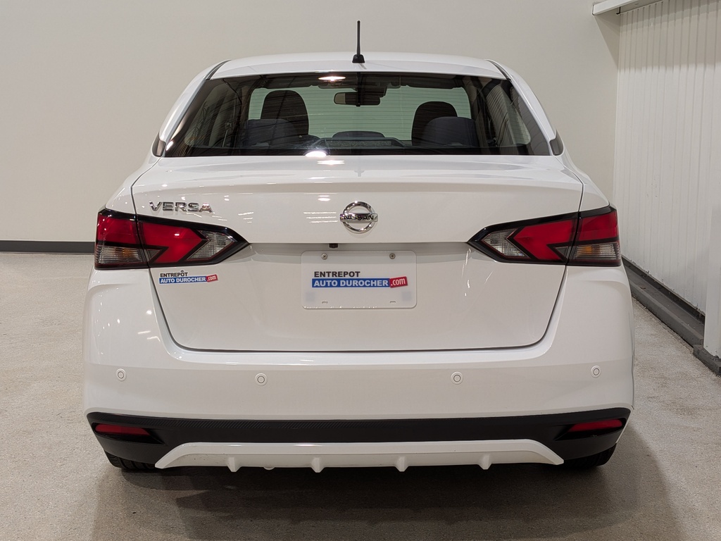 Nissan Versa 2021