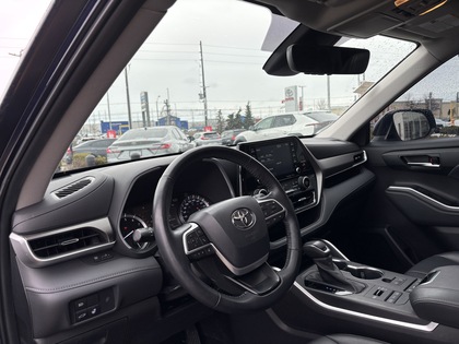 used 2022 Toyota Highlander car, priced at $42,995