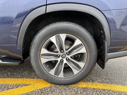 used 2022 Toyota Highlander car, priced at $42,995