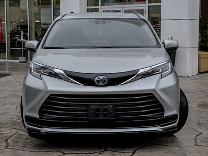 used 2023 Toyota Sienna car, priced at $49,995