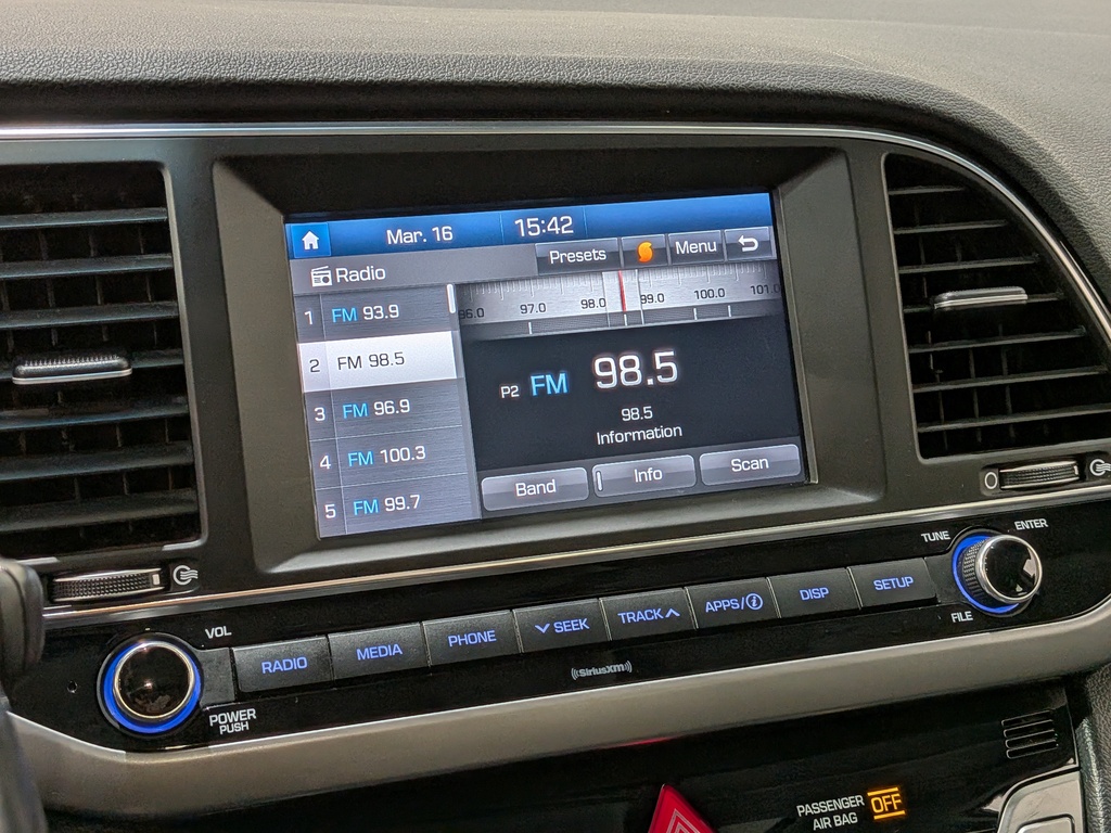 Hyundai Elantra 2017