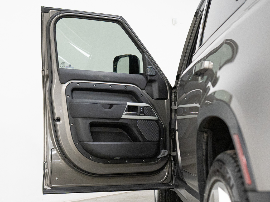 2022 Land Rover Defender 110 S, 多伦多, 全款车