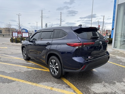 used 2022 Toyota Highlander car, priced at $38,995