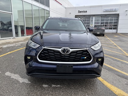 used 2022 Toyota Highlander car, priced at $38,995