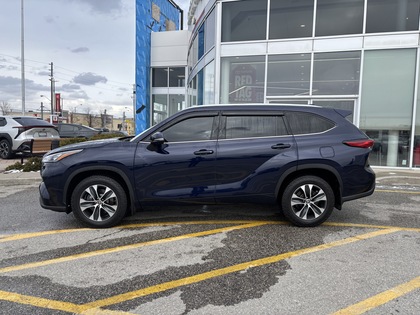 used 2022 Toyota Highlander car, priced at $38,995