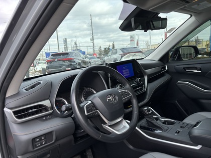 used 2023 Toyota Highlander car, priced at $50,995