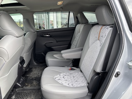 used 2023 Toyota Highlander car, priced at $50,995