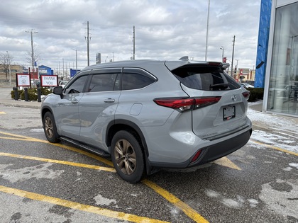 used 2023 Toyota Highlander car, priced at $50,995