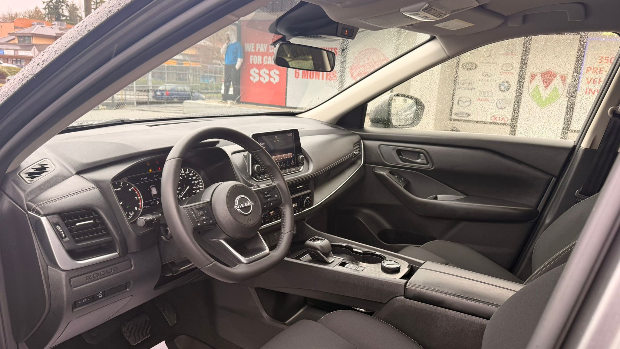 2024 Nissan Rogue — view 9