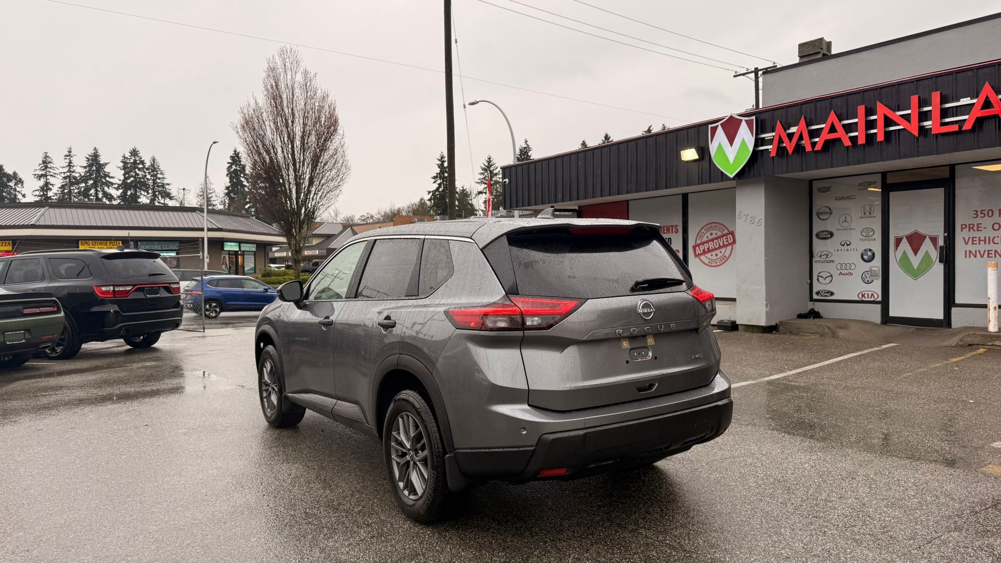2024 Nissan Rogue — view 5