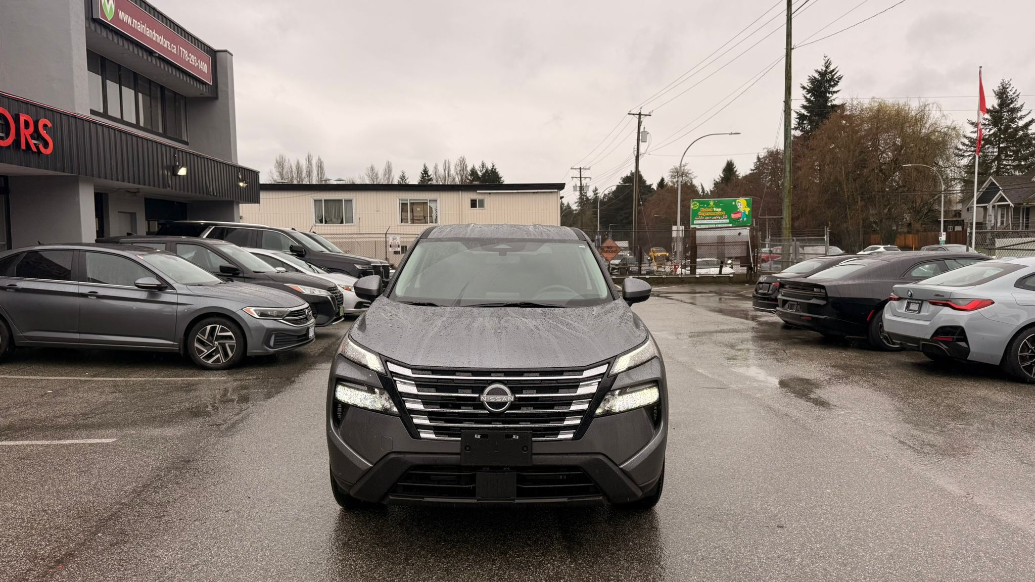 2024 Nissan Rogue — view 2