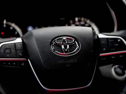 used 2024 Toyota Highlander car, priced at $52,495