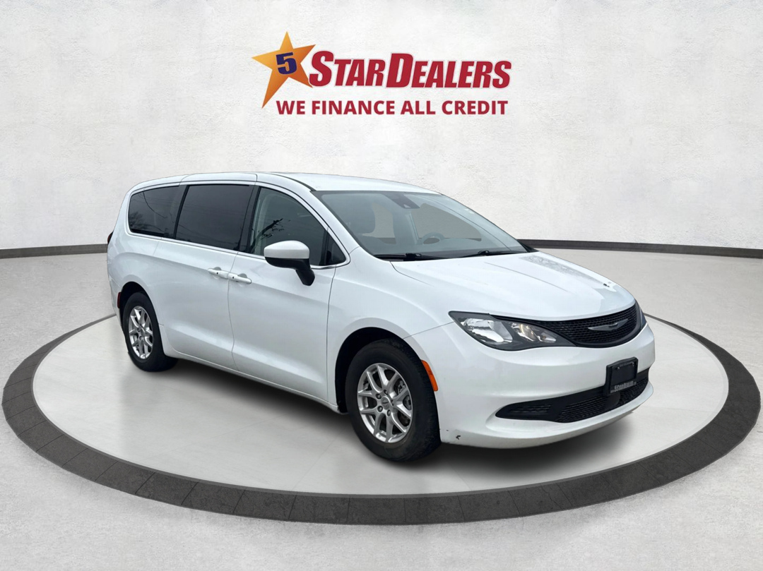 White 2023 Chrysler Grand Caravan SXT FWD Minivan 9-Speed Automatic